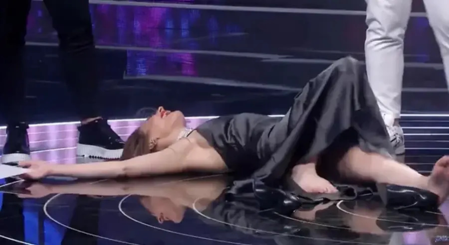 Takmičarka „Zvezda Granda“ pala na binu od treme i tuge: „Nemam vazduha, ovo mi je prvo pojavljivanje“