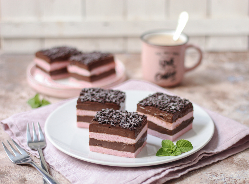 Sočna čokoladno-jagodna krem pita koja se topi u ustima