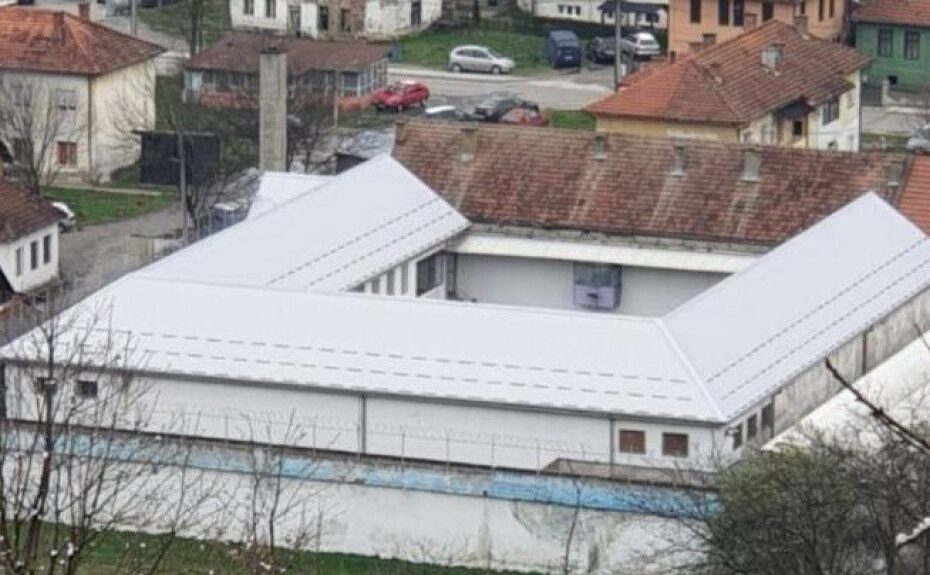 Osuđenik koji je proveo nešto manje od dva mjeseca iza rešetaka tvrdi da je bio izložen seksualnom nasilju i brutalnom zlostavljanju.