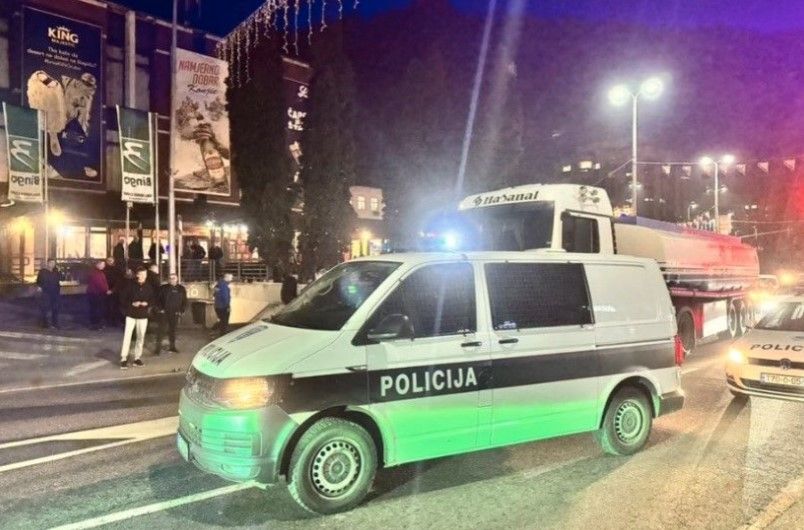 Tragedija u Konjicu: Pješak (87) preminuo nakon dvostrukog udara vozila - drugi vozač pobjegao, policija ga brzo locirala