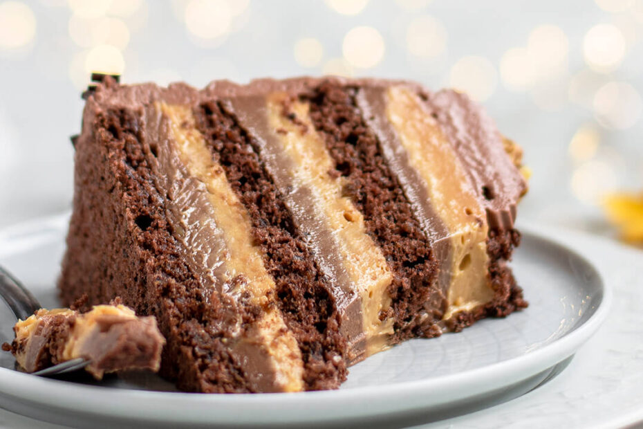 Najsočnija torta s orasima i čokoladnim preljevom