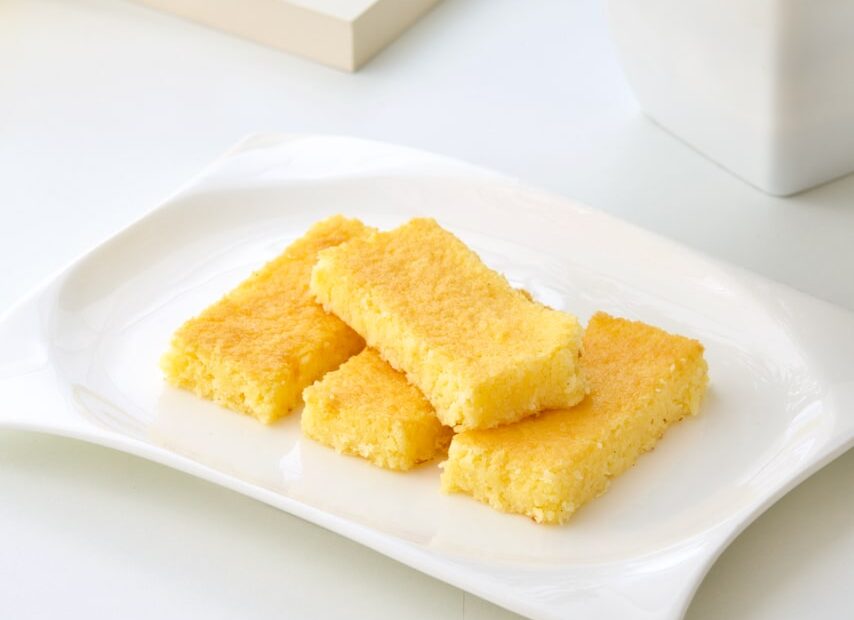 Sočan kolač od kokosa i sira bez brašna – savršen za svaki dan