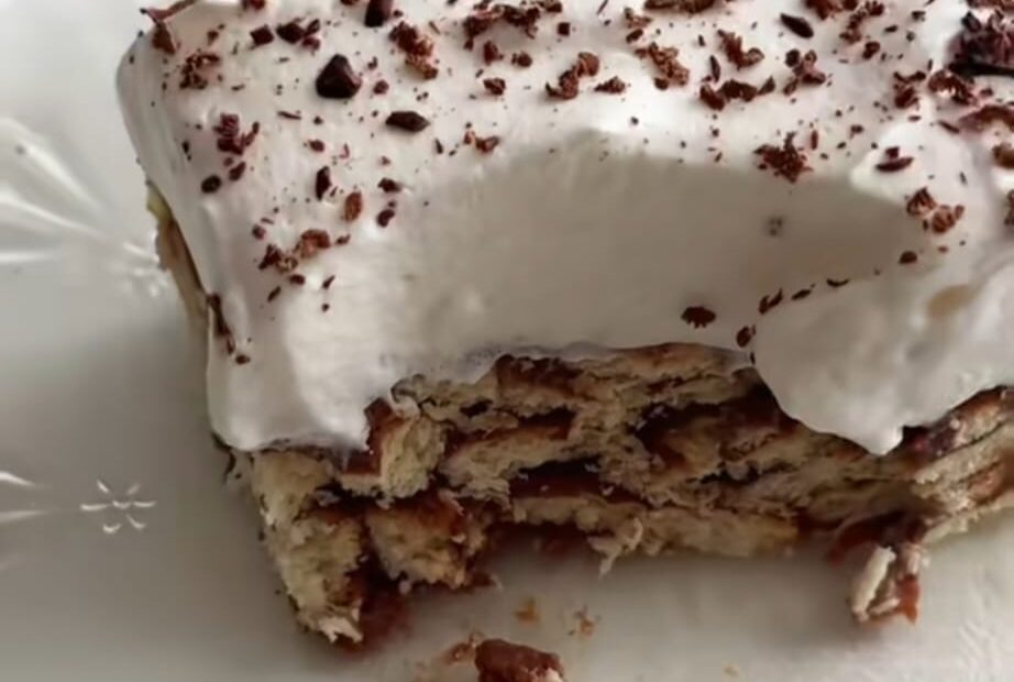 Brzi kolač s petit keksom i bananicama