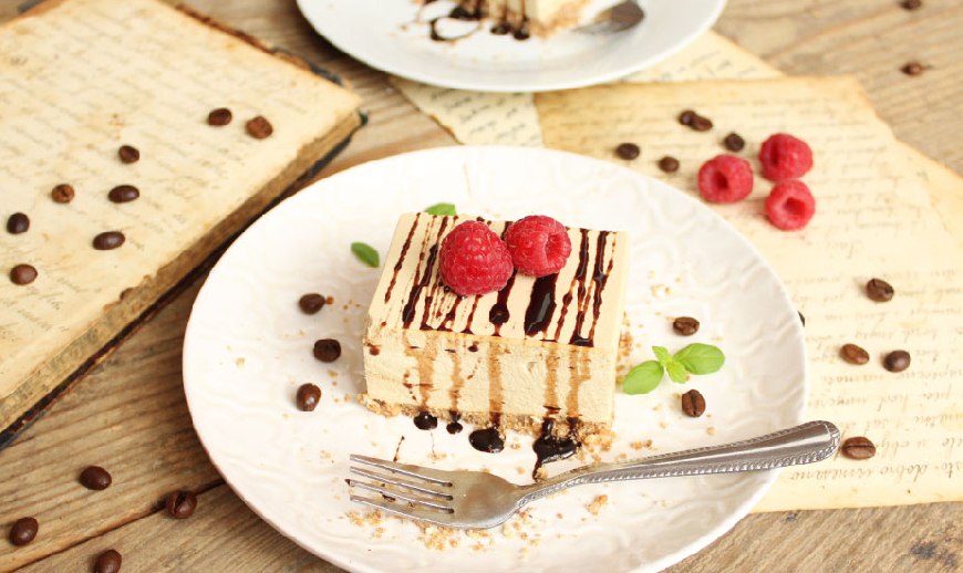 Dalgona kocke s mousse kremom