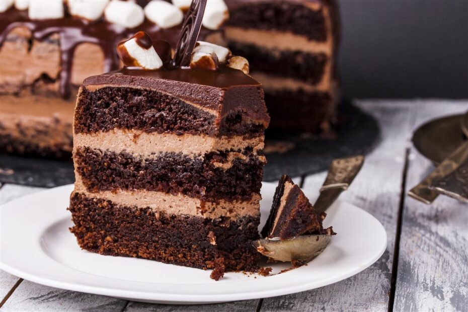 Sočna čokoladna torta s kremastom Nutella kremom koja se topi u ustima
