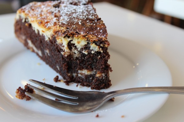 Rikota torta s crnim vinom i čokoladom