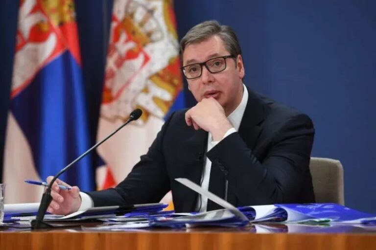 Vučić: Očekujem rat u narednih 48 sati