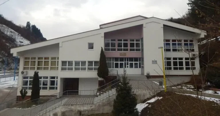 Škola iz Srebrenice prijavila policiji: Kod učenika pronađen “spisak za ubijanje”