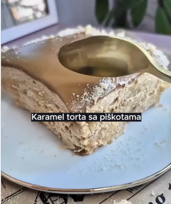Karamel torta sa piškotama (bez pečenja)