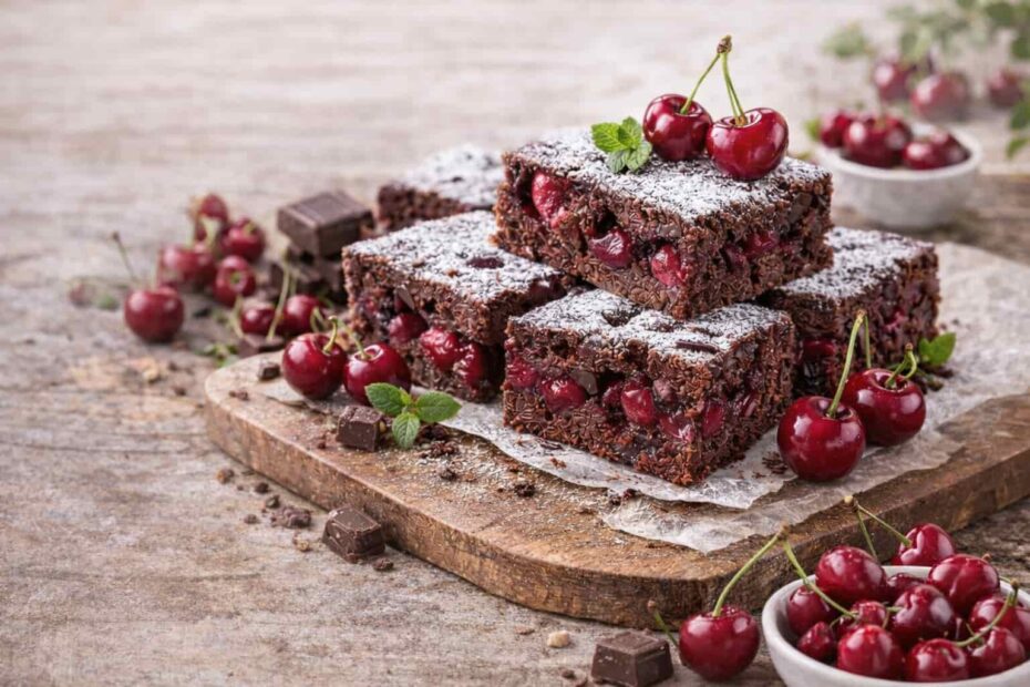 Sočni čokoladni kolač s trešnjama