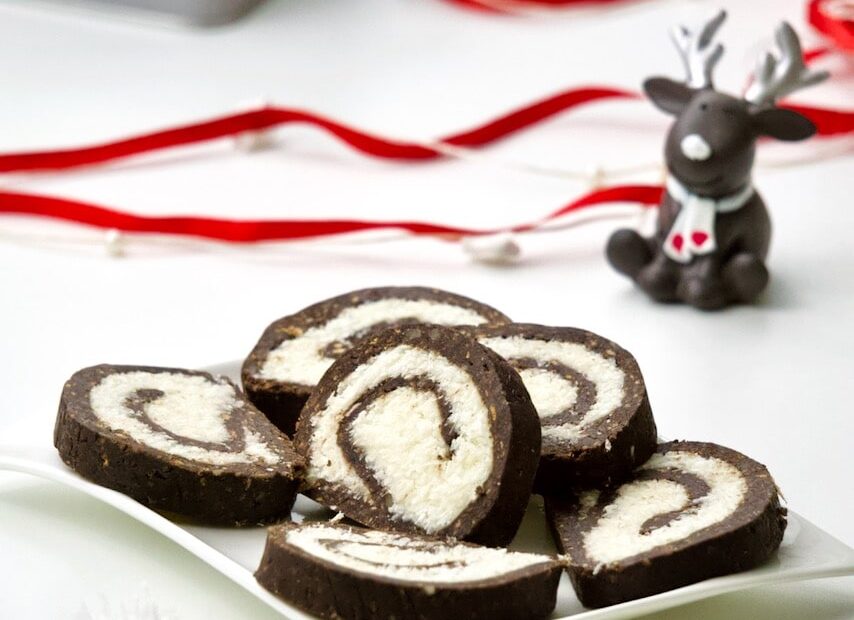 Rolada od kokosa i keksa s orasima