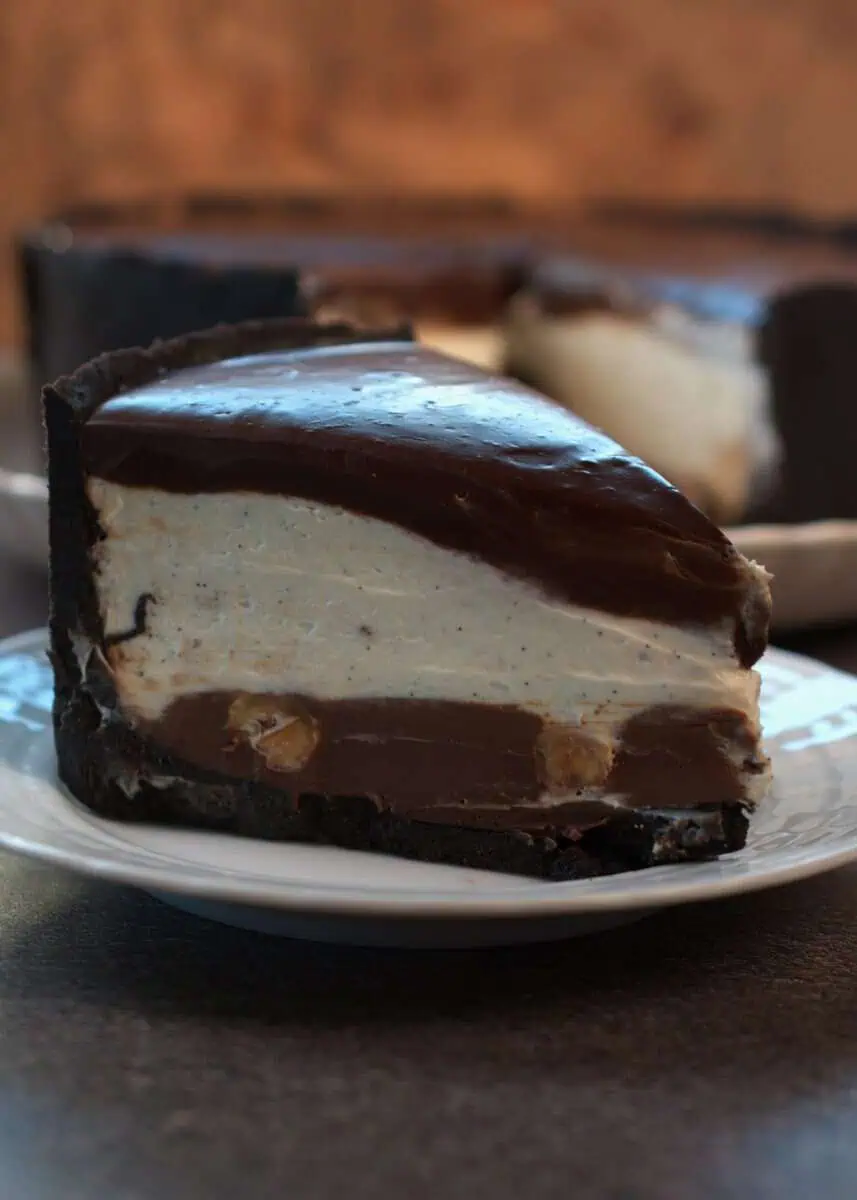 Čizkejk od čokolade, lješnjaka i vanilije bez pečenja
