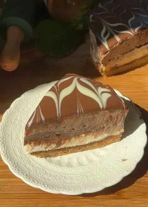 Dvostruki čokoladni cheesecake bez pečenja – kremast i ukusan