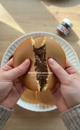 Punjene Nutella Mini Palačinke – Čokoladni Doručak iz Snova