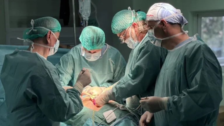 Majčinska ljubav jača od svega: U Tuzli majka donirala bubreg kćerki i spasila joj život